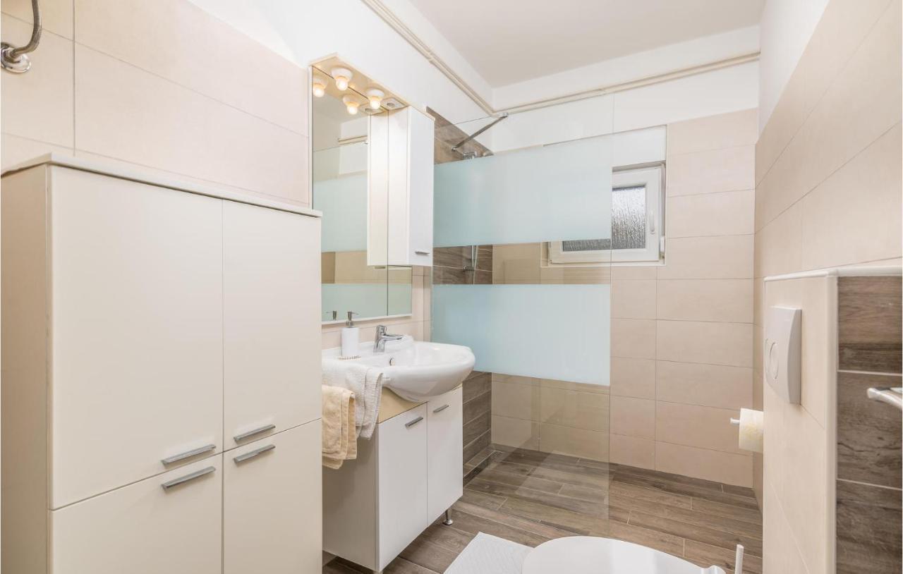 Stunning Apartment In Krk With Kitchen Krk Town Luaran gambar