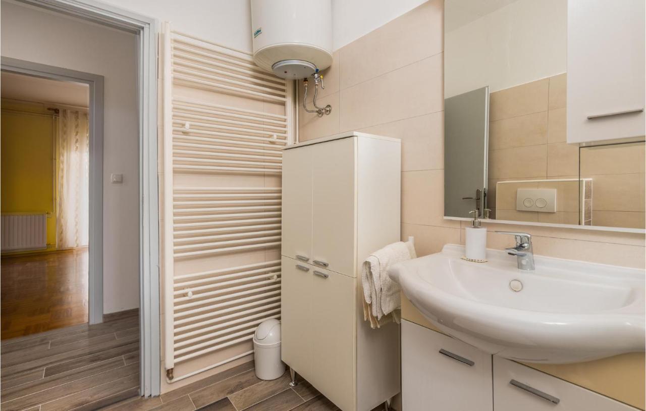 Stunning Apartment In Krk With Kitchen Krk Town Luaran gambar